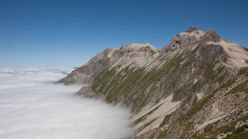 vue du col Drouillet mer de nuages sur le triève